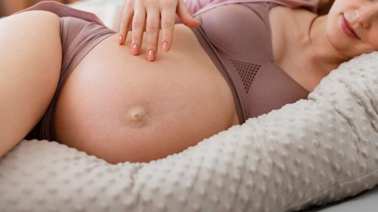 Cómo prevenir las estrías durante el embarazo: cuidar la piel mientras el cuerpo crea vida